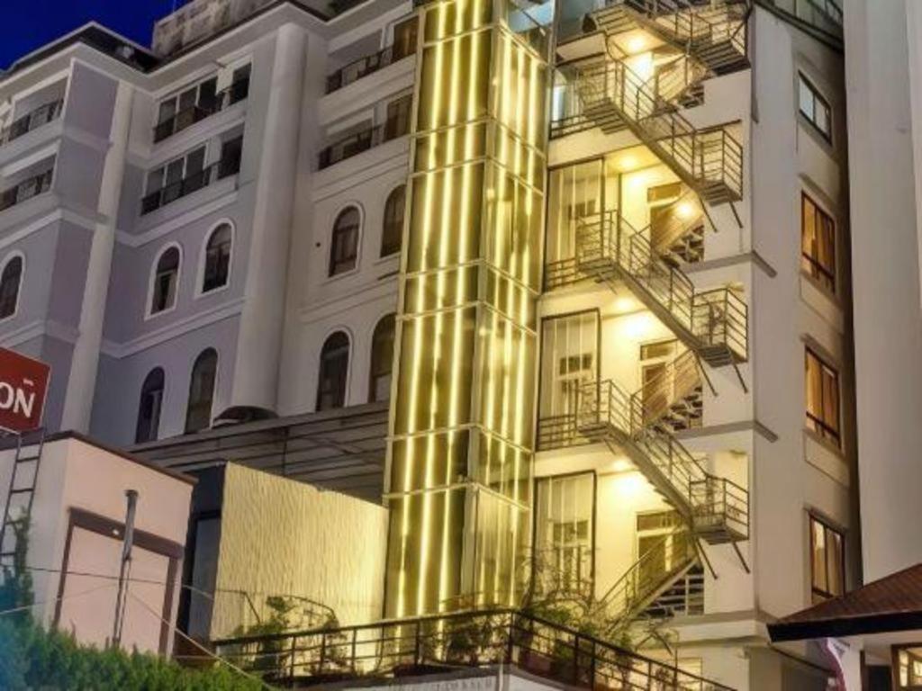 โกลด์ไนท์ โฮเทล Hotel ดาลัด ภายนอก รูปภาพ